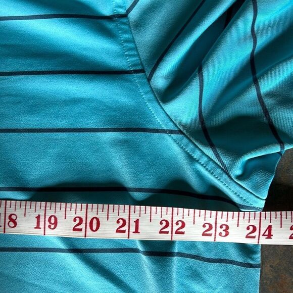 Under Armour Men’s XL Golf Pullover Turquoise - Picture 7 of 8
